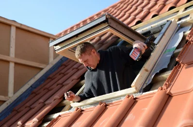 Pose de fenêtres de toit Velux à Aston